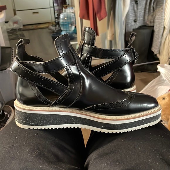 6.5 Zara platform Oxford ankle black white shoes